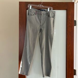 Tommy Hilfiger misses pants size 12